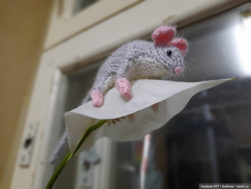 Новые котики по МК Ольги Бессогоновой и мышь по описанию Клэр Гарланд