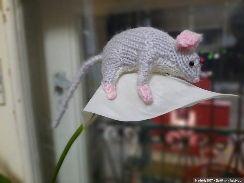 Новые котики по МК Ольги Бессогоновой и мышь по описанию Клэр Гарланд