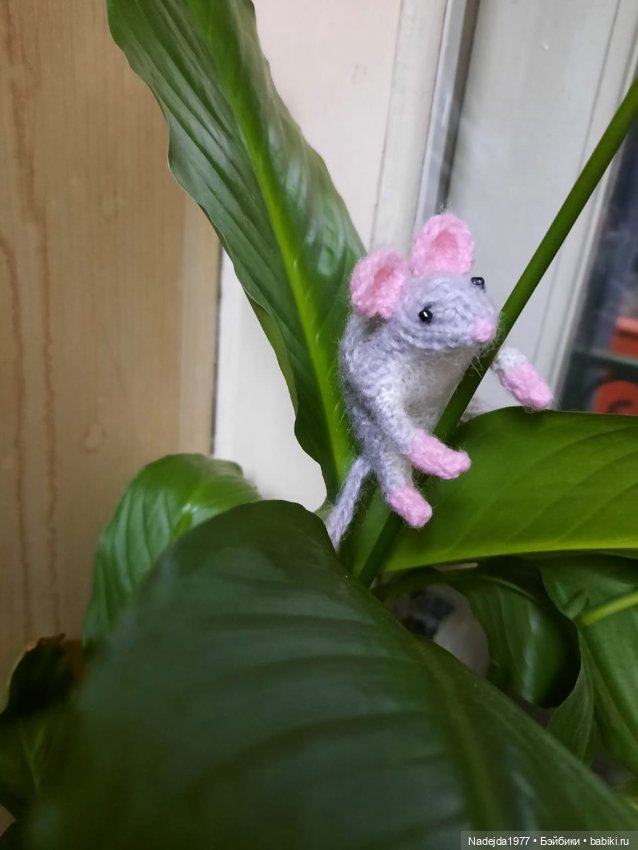 Новые котики по МК Ольги Бессогоновой и мышь по описанию Клэр Гарланд