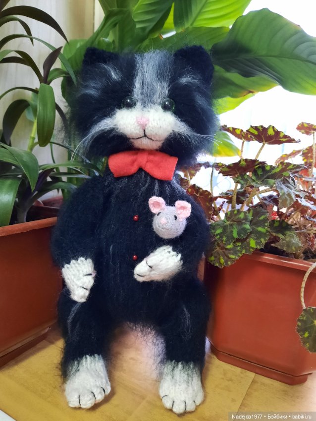 Новые котики по МК Ольги Бессогоновой и мышь по описанию Клэр Гарланд