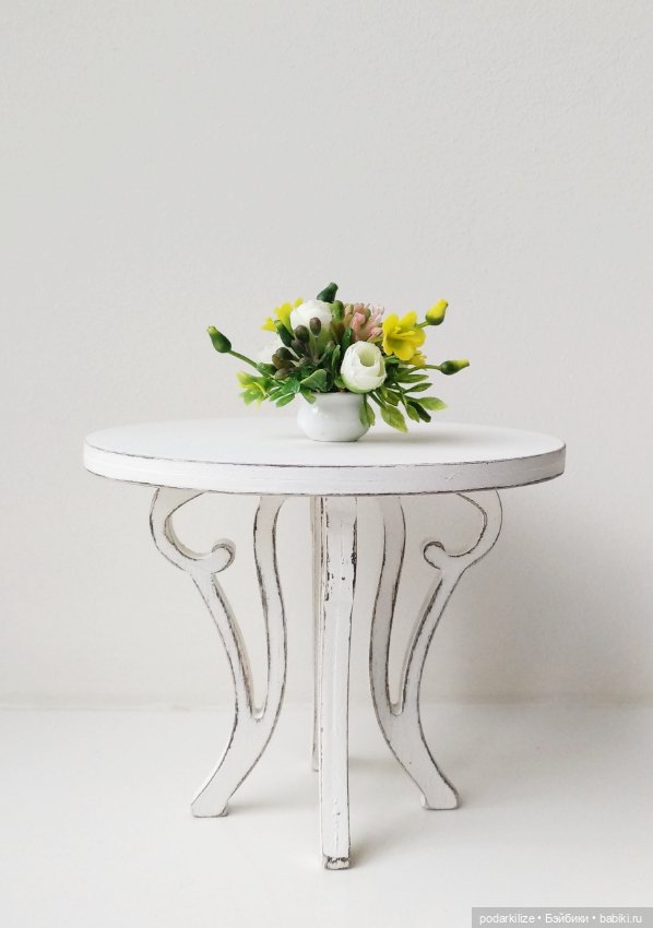 Цветочная композиция в миниатюре 1:6