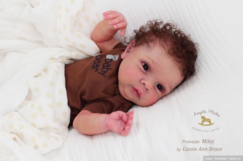 Miley скульптора Cassie Ann Brace, автор прототипа Angela Plicka