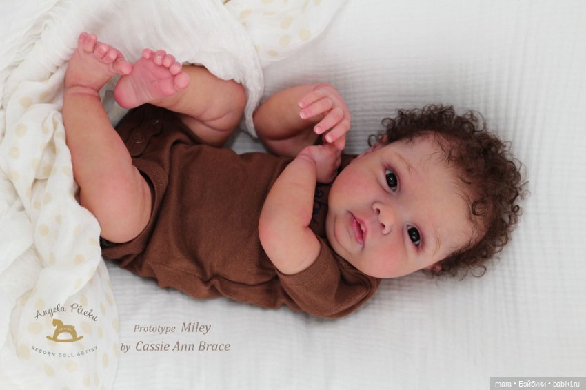 Miley скульптора Cassie Ann Brace, автор прототипа Angela Plicka