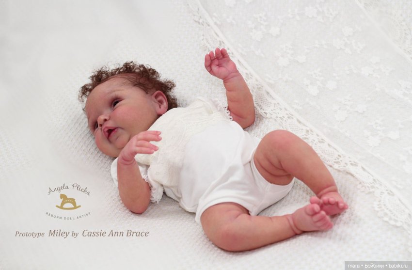 Miley скульптора Cassie Ann Brace, автор прототипа Angela Plicka