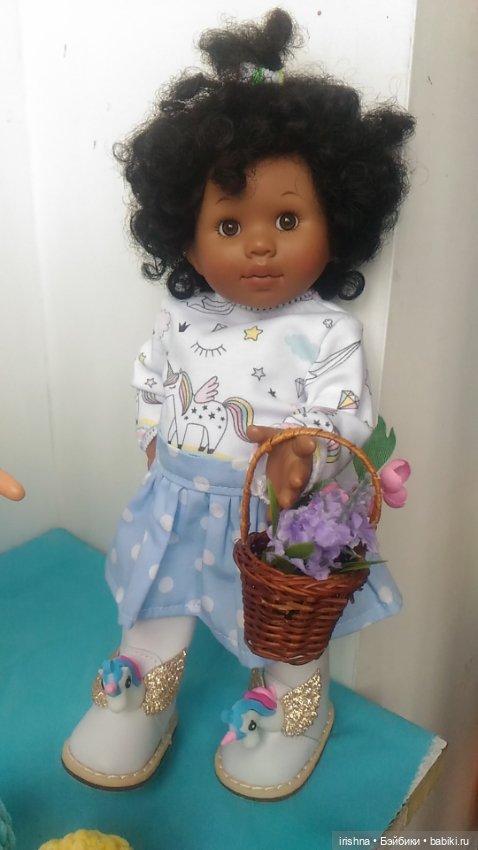 Смешные мордашки в ярких одежках