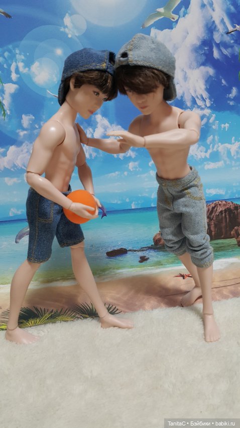 Парни на отдыхе (БТС куклы )