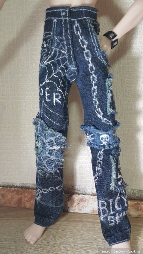 Фрагменты аутфита (джинсы) в стиле панк для БТС парня (H&M) (фото 6)