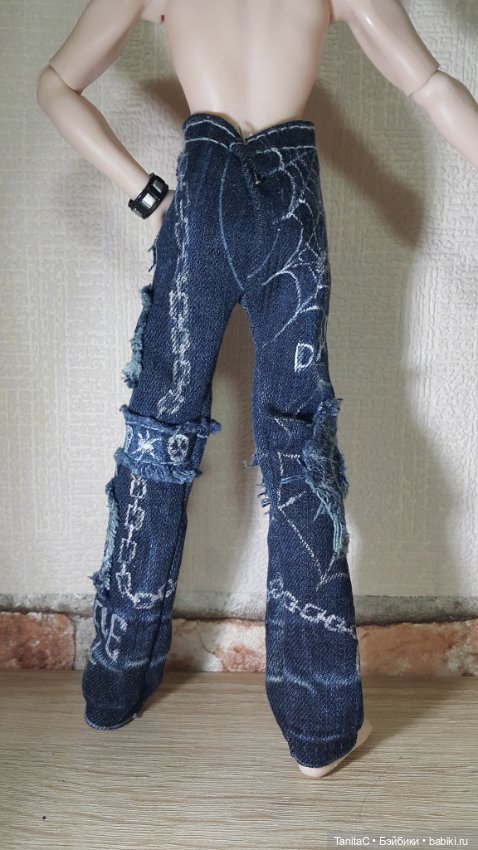 Фрагменты аутфита (джинсы) в стиле панк для БТС парня (H&M) (фото 8)