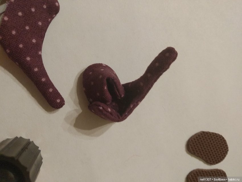 Шьем маленькие ботиночки из ткани для куклы (фото 5)