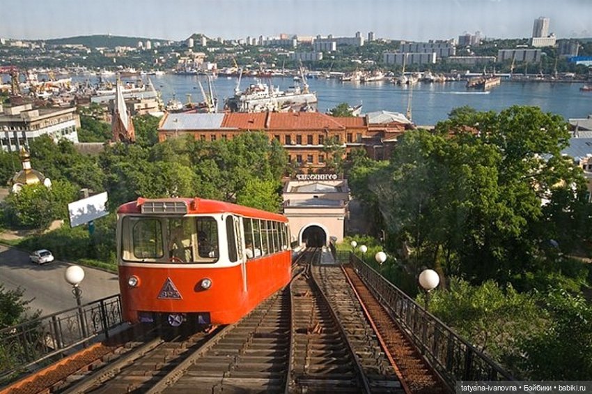 Сегодня праздник у девчат, сегодня будут танцы