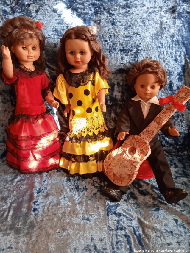 Сегодня праздник у девчат, сегодня будут танцы