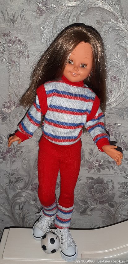 Винтажная испанка bb. Спортсменка-футболистка