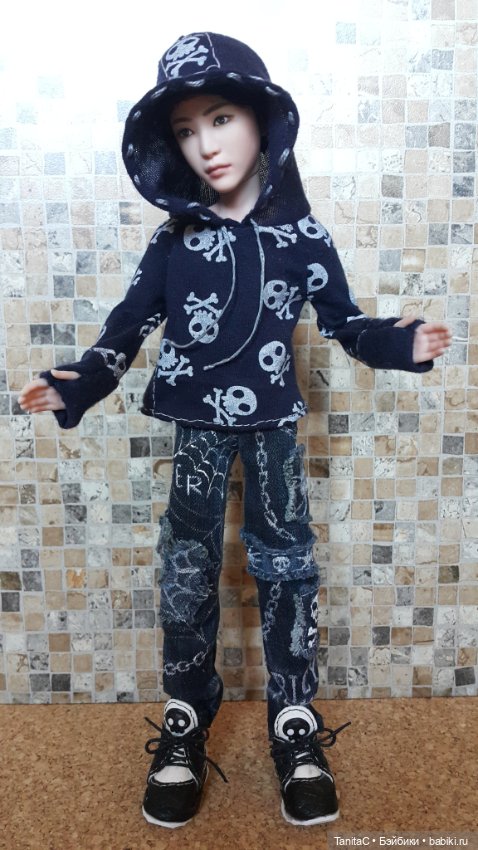 Фрагменты аутфита в стиле панк для БТС парня, часть вторая :худи и сникеры (H&M) (фото 2)