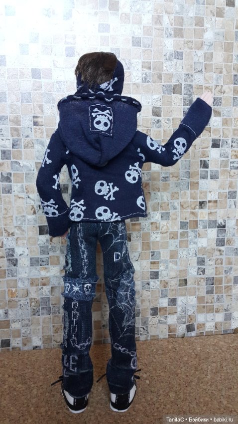 Фрагменты аутфита в стиле панк для БТС парня, часть вторая :худи и сникеры (H&M) (фото 4)