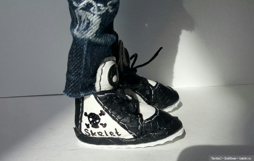 Фрагменты аутфита в стиле панк для БТС парня, часть вторая :худи и сникеры (H&M) (фото 7)