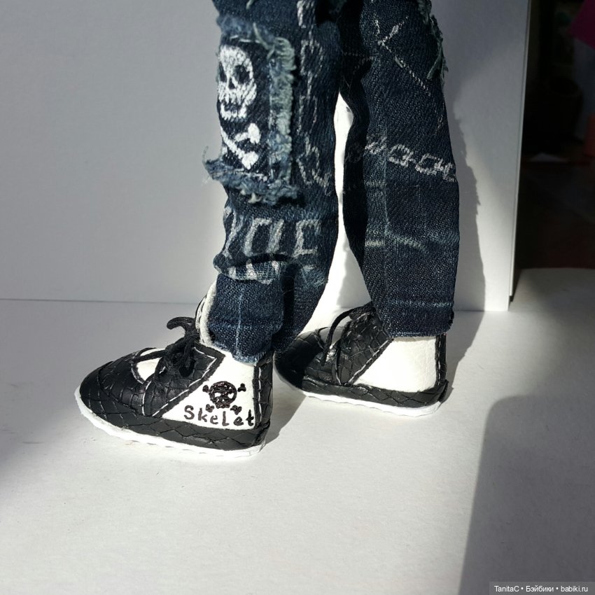 Фрагменты аутфита в стиле панк для БТС парня, часть вторая :худи и сникеры (H&M) (фото 8)