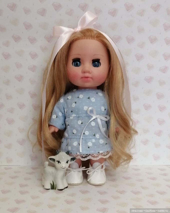 Одеваю кукол фабрики Весна