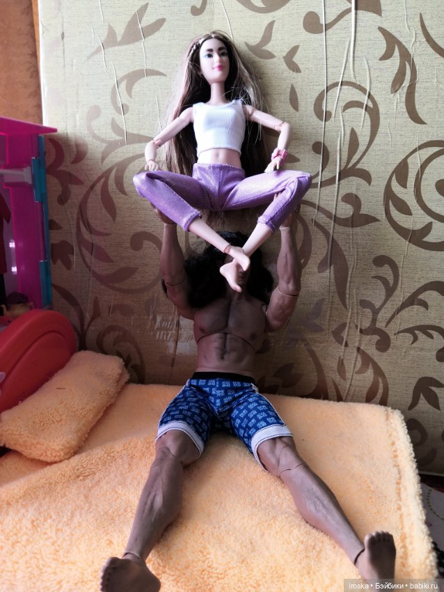 Утренняя гимнастика. 16+ — Куклы Barbie (Барби): Looks