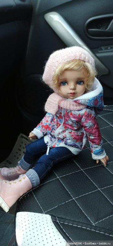 Мы с подружкою вдвоём замечательно живем