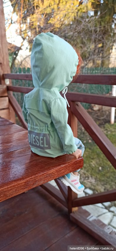 Мы с подружкою вдвоём замечательно живем