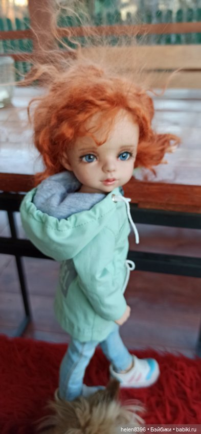 Мы с подружкою вдвоём замечательно живем