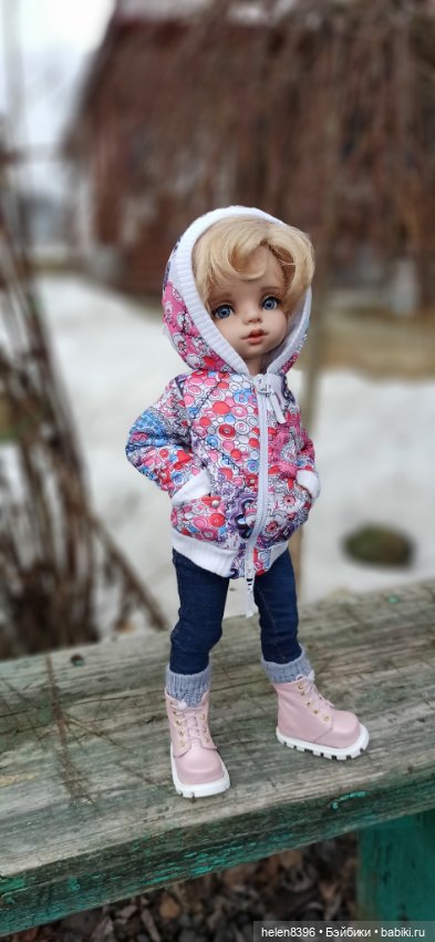 Мы с подружкою вдвоём замечательно живем