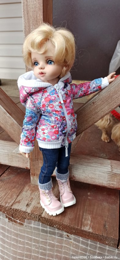 Мы с подружкою вдвоём замечательно живем