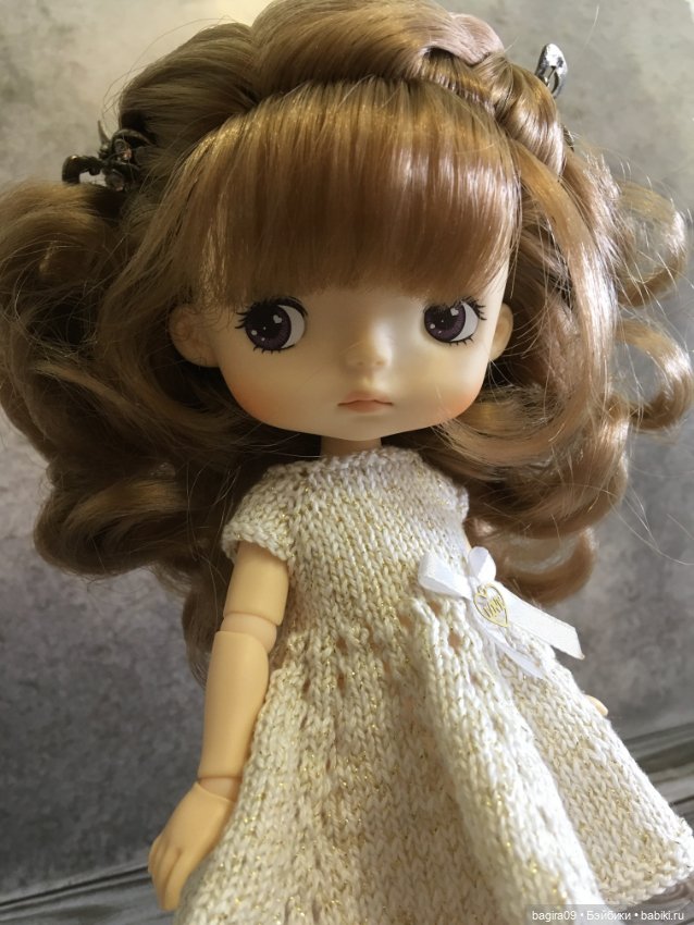 Золотая девочка в платишке с золотой ниточкой (фото 7)