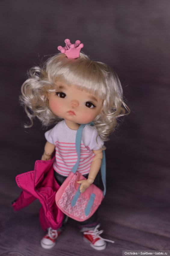 Амелия, чибби путешественница