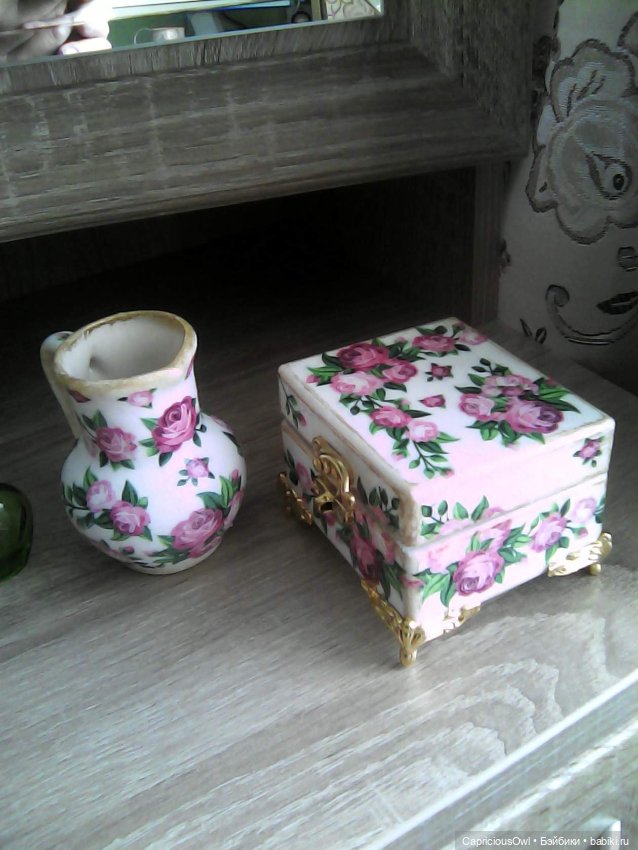 Маленькая шкатулочка и кувшинчик