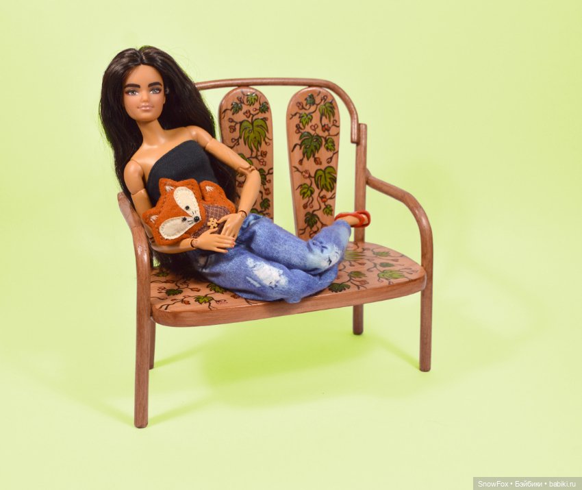Время летних вечеринок. Диванчик для Barbie (фото 2)
