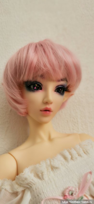 Дева которая красит собой все