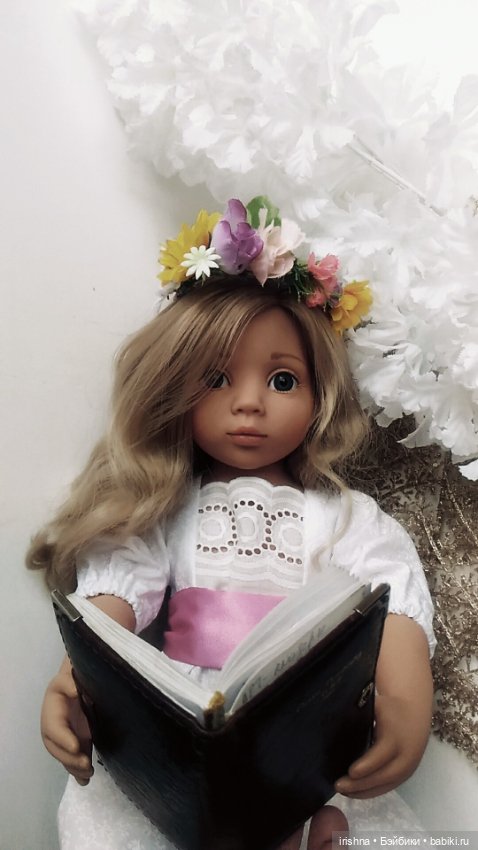 Как платье, карманные часы и кролик рассказали историю