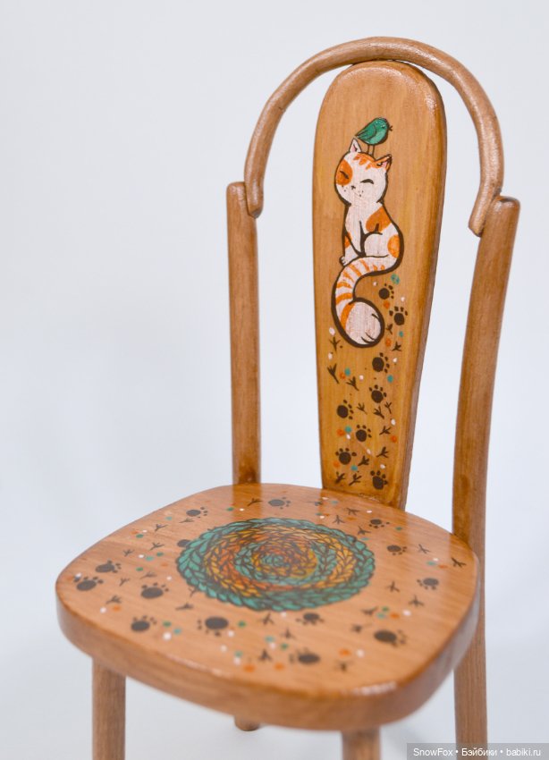 Котиков много не бывает... Даже на стул один забежал (фото 2)