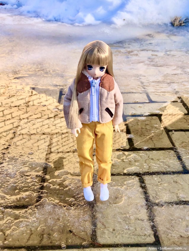 Зимняя прогулка азонок и немного информации о персонажах