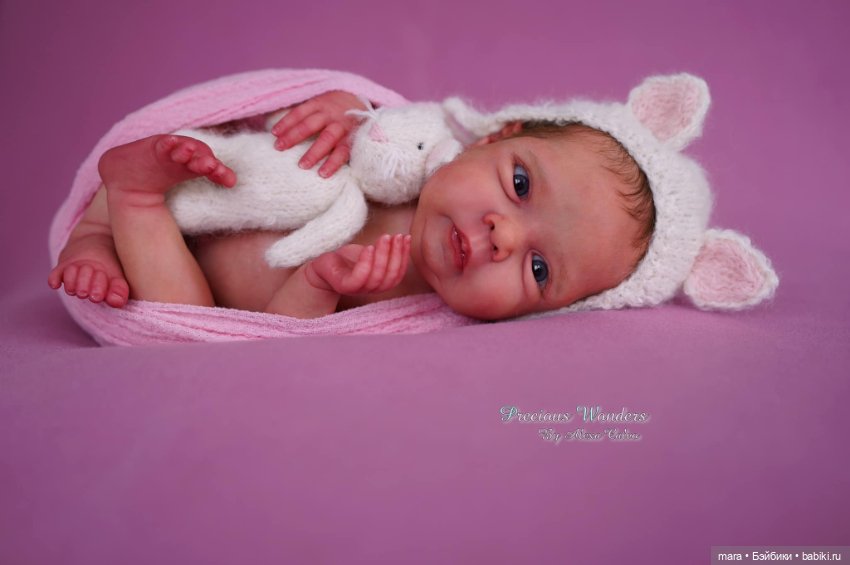 Miley скульптора Cassie Ann Brace, автор прототипа Alexa Calvo