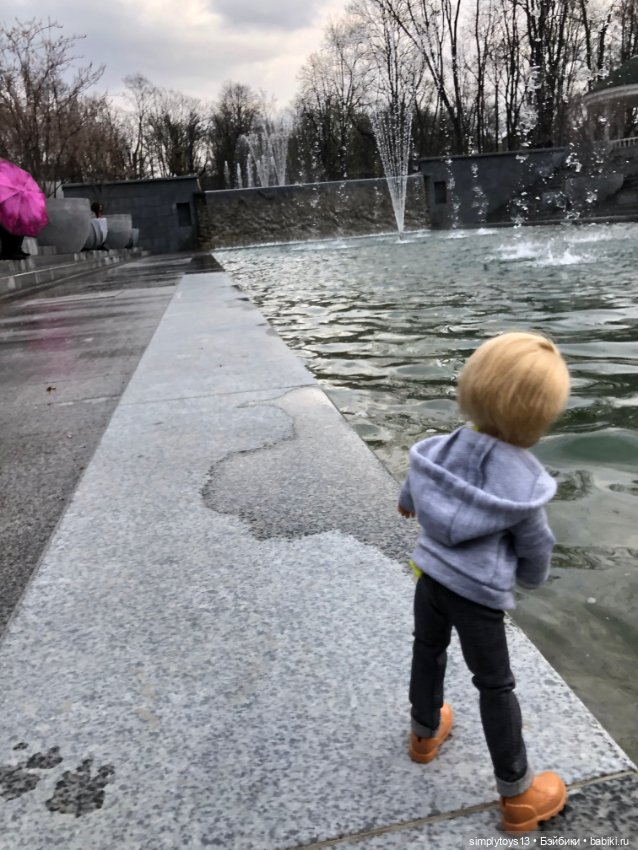 Прогулка Мишки по весеннему Харькову