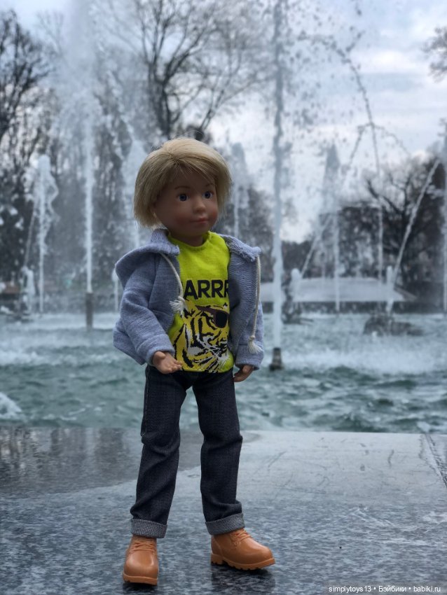 Прогулка Мишки по весеннему Харькову