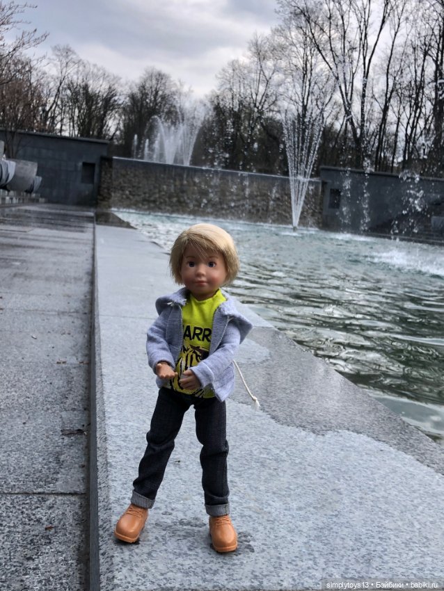 Прогулка Мишки по весеннему Харькову