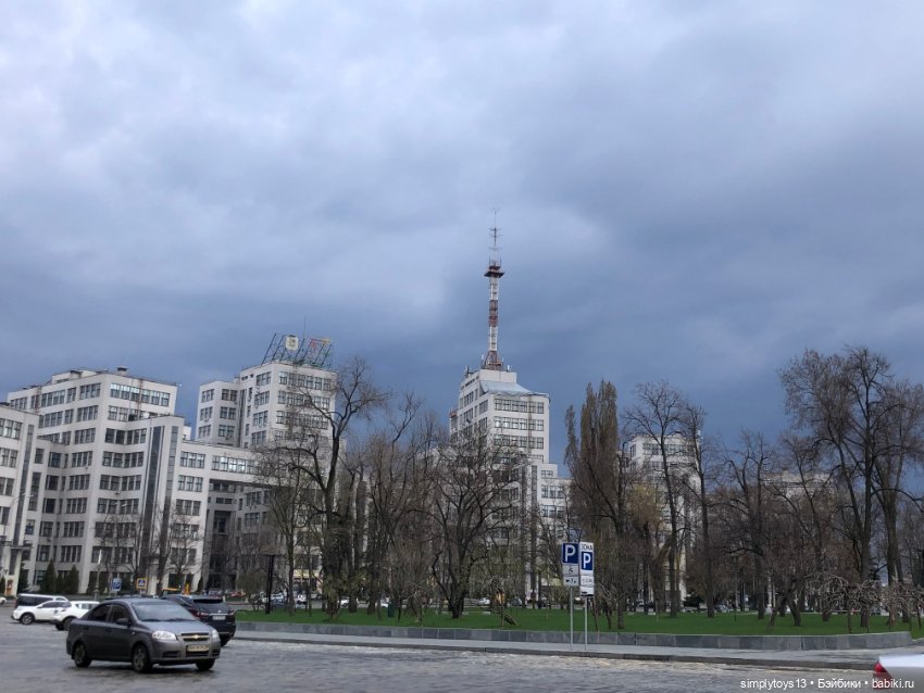 Прогулка Мишки по весеннему Харькову