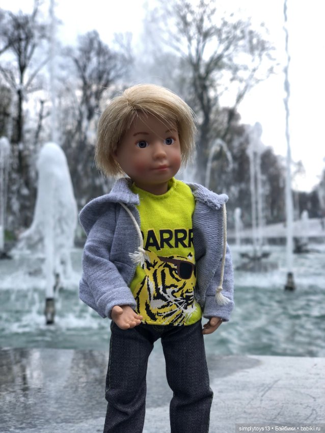 Прогулка Мишки по весеннему Харькову