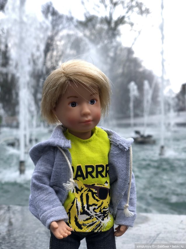 Прогулка Мишки по весеннему Харькову