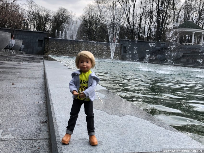 Прогулка Мишки по весеннему Харькову