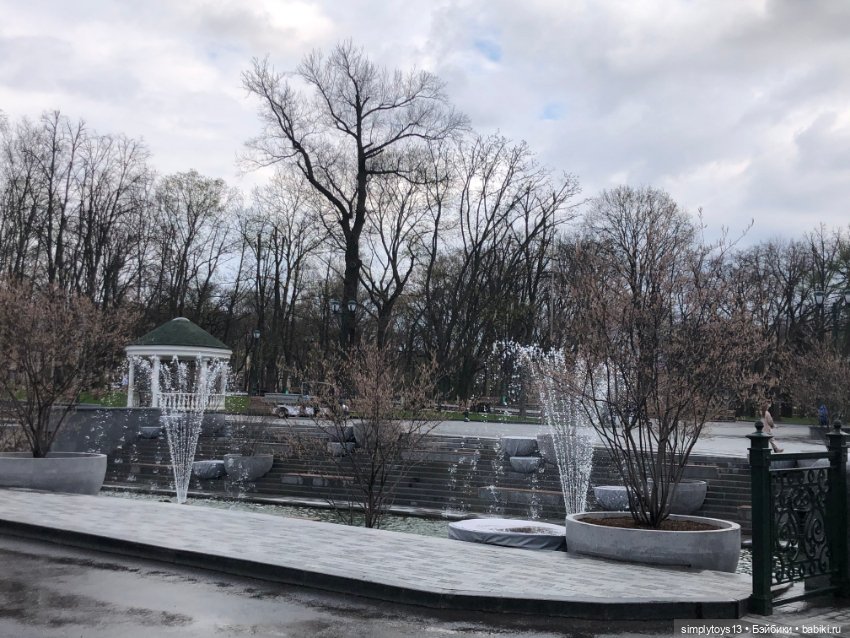 Прогулка Мишки по весеннему Харькову