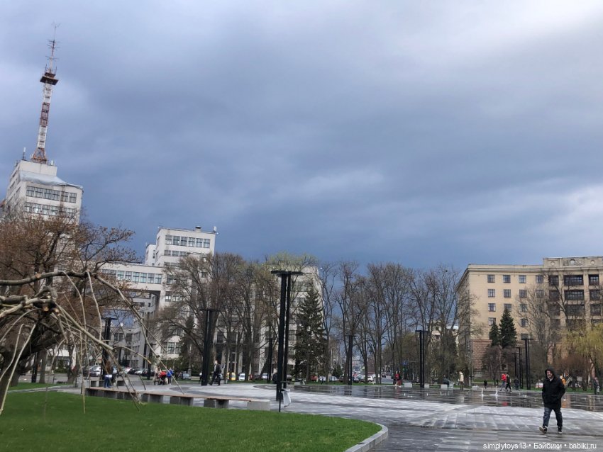 Прогулка Мишки по весеннему Харькову