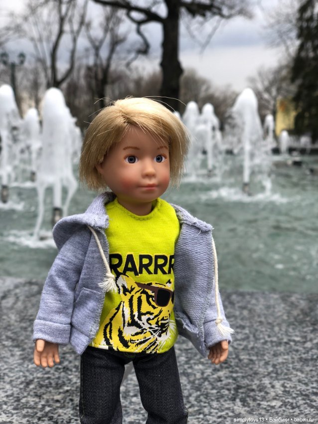 Прогулка Мишки по весеннему Харькову