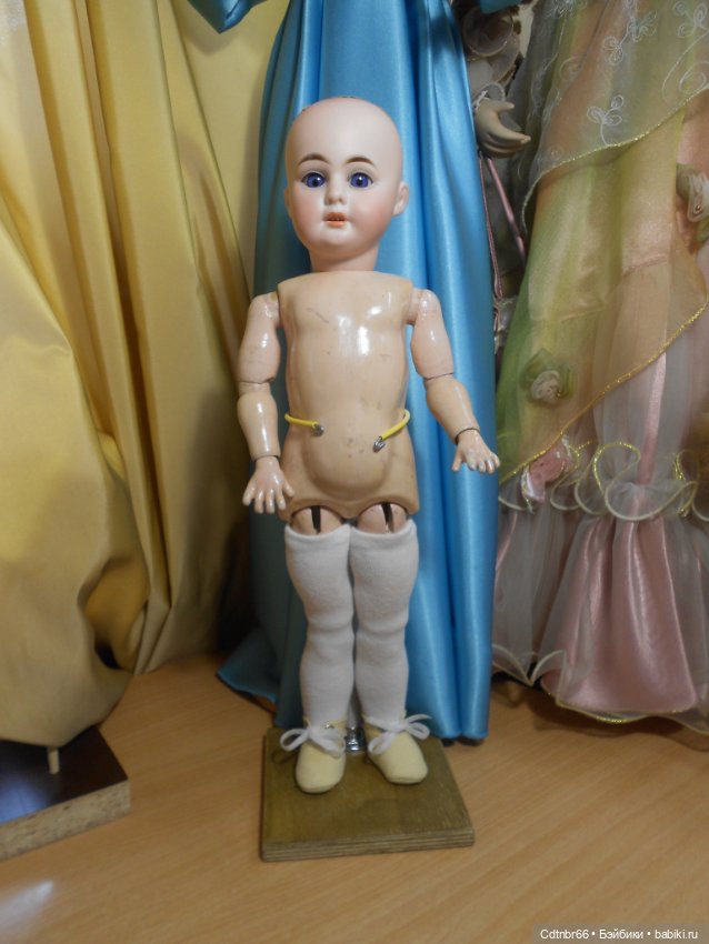 Реставрация антикварной куклы 1894 АМ4DEP. Хромоножка. Выравниваю ножки