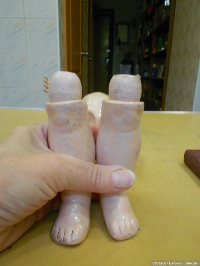 Реставрация антикварной куклы 1894 АМ4DEP. Хромоножка. Выравниваю ножки (фото 9)