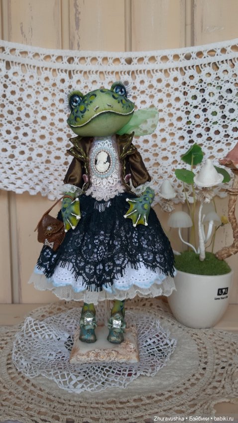 Лягушка-барышня Мерлин. Художественная интерьерная кукла (фото 8)