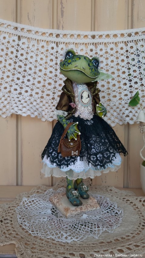 Лягушка-барышня Мерлин. Художественная интерьерная кукла (фото 4)